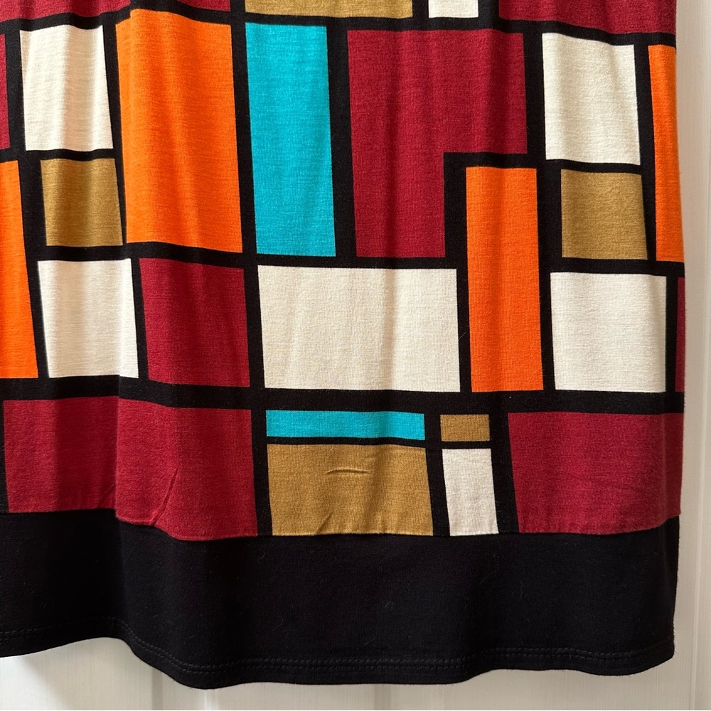 Color Block Top - Picture 4 of 5